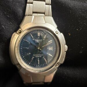 Casio MTP-3036. Men's quartz watch with a stainless steel case and brace